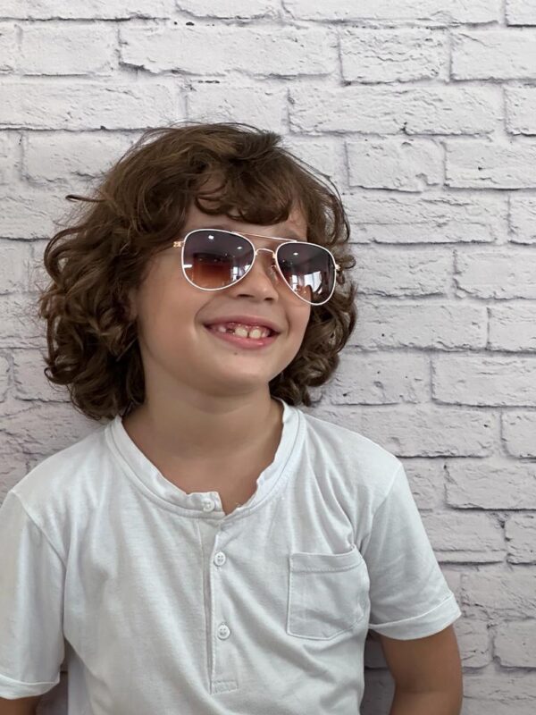 Óculos infantil em metal dourado com branco estilo I026